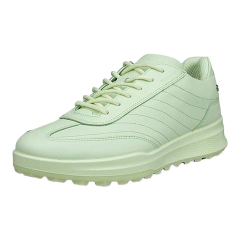 Hellgrüner Leder-Sneaker mit weißer Sohle und Schnürsenkeln, präsentiert auf neutralem weißem Hintergrund in 3/4-Ansicht