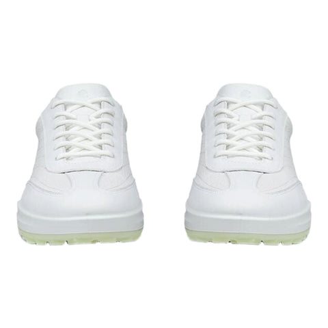Paar weiße Sneaker mit mintgrüner Sohle, Frontalansicht auf neutralem weißem Hintergrund