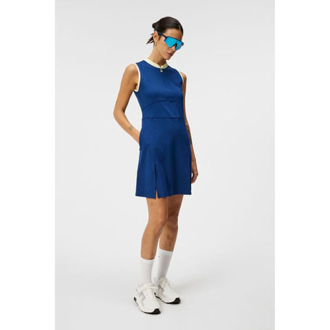 Ebony Golfkleid