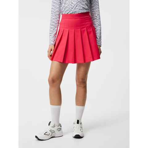 Adina Skort