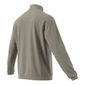 Hellgraue Jacke oder Pullover mit Stehkragen, von hinten fotografiert